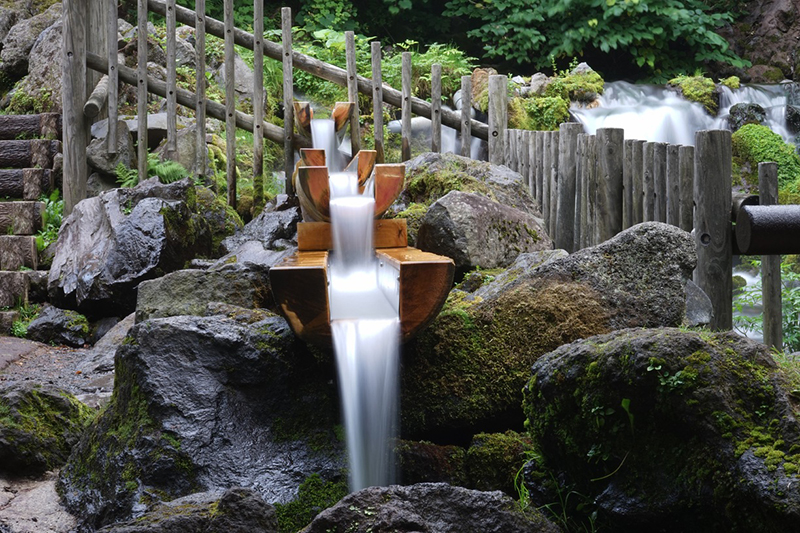 Fukidashi park spring water
