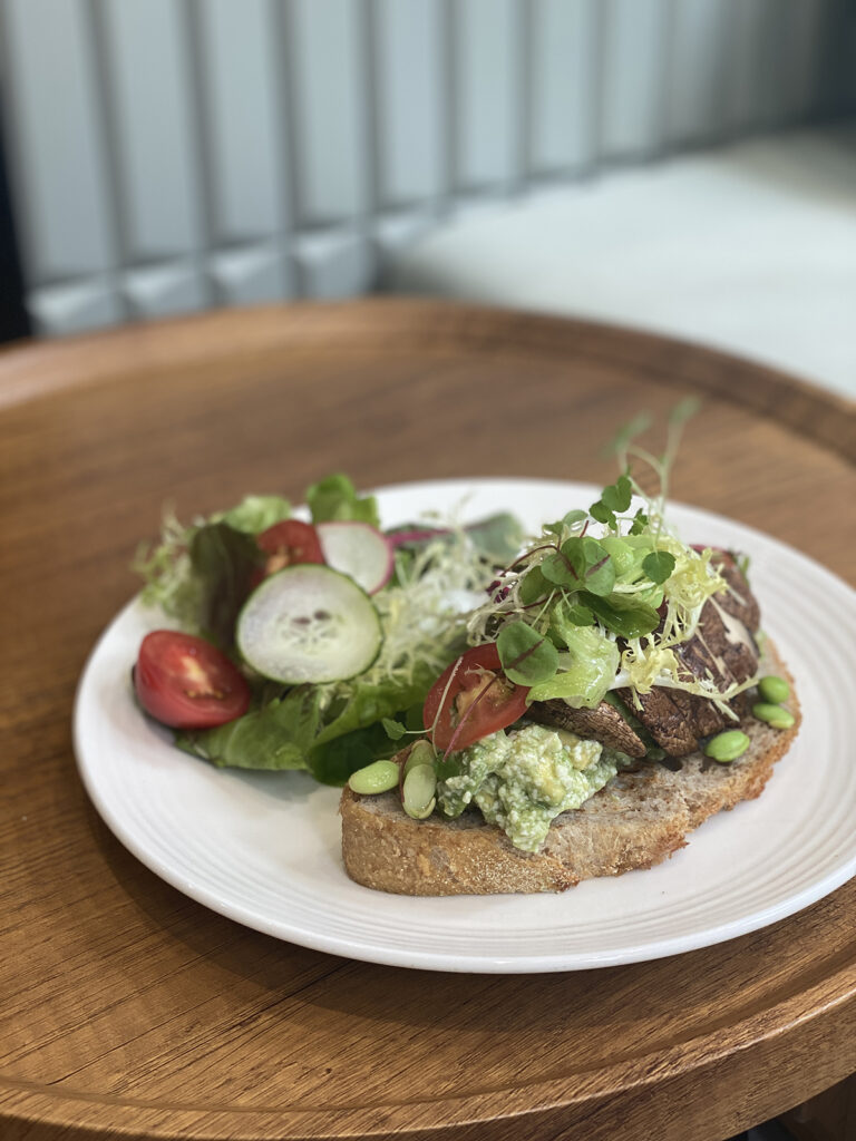 EdamamePortabelloAvocadotoast Liv